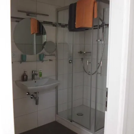 民宿 Martini Rammert Großbettlingen